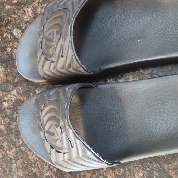 GUCCI - Picture 3 of 6